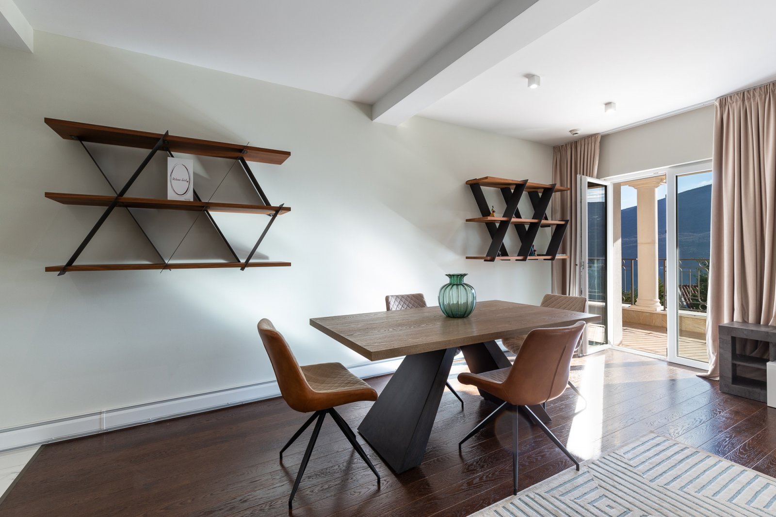 For sale new villas in a complex overlooking the Bay of Kotor<br><br><p>For sale a complex of villas overlooking the Bay of Kotor! 	 The complex co...