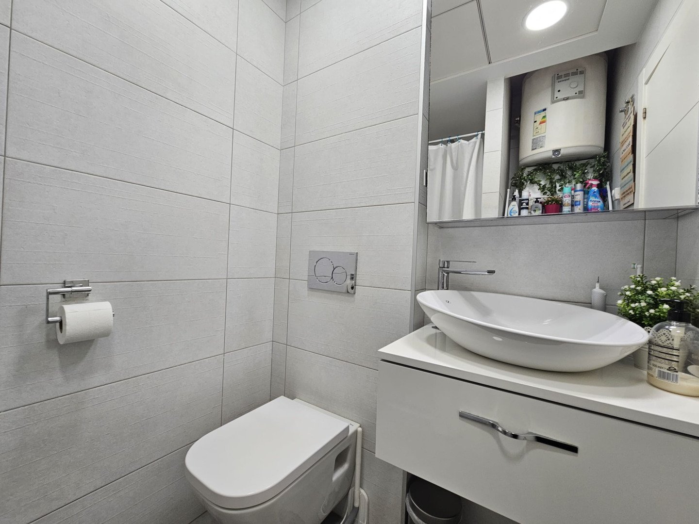 Apartment in the new gated complex Green Hills in Orihuela Costa.Orihuela Costa is a picturesque resort area, part of the Spanish Costa Blanca coast. 