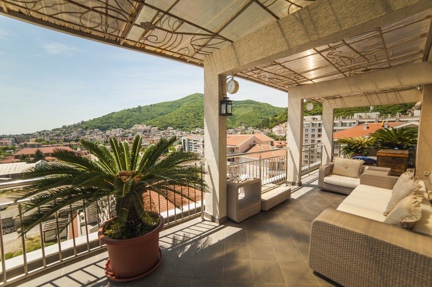 Penthouse in the heart of Budva with stunning city views<br><br><p>This stunning penthouse located in the heart of Budva is an exceptional property... 