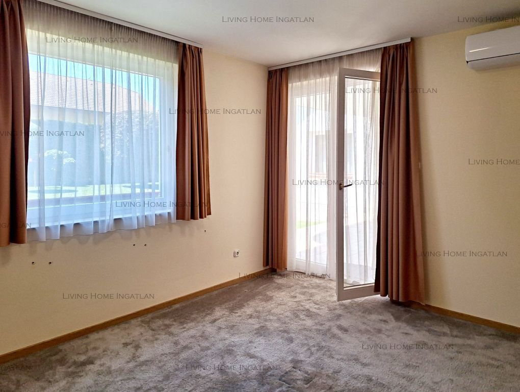 <p>Budapest XVII. kerületében, Rákoscsaba-Újtelepen, csendes, rendezett utcában eladó dupla telken (1146 nm), 1996-ban épült önálló, 2 szintes csal...