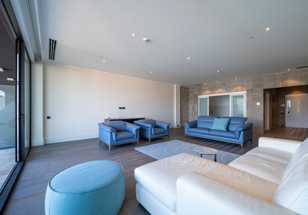 Our specific recommendation:Two bedroom apartmentDistance to the sea - 35m.The area of each apartment is 193 sq.m.Bedrooms 2Bathrooms with toilets ...