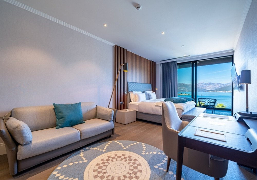 Our specific recommendation:Two bedroom apartmentDistance to the sea - 35m.The area of each apartment is 193 sq.m.Bedrooms 2Bathrooms with toilets ...