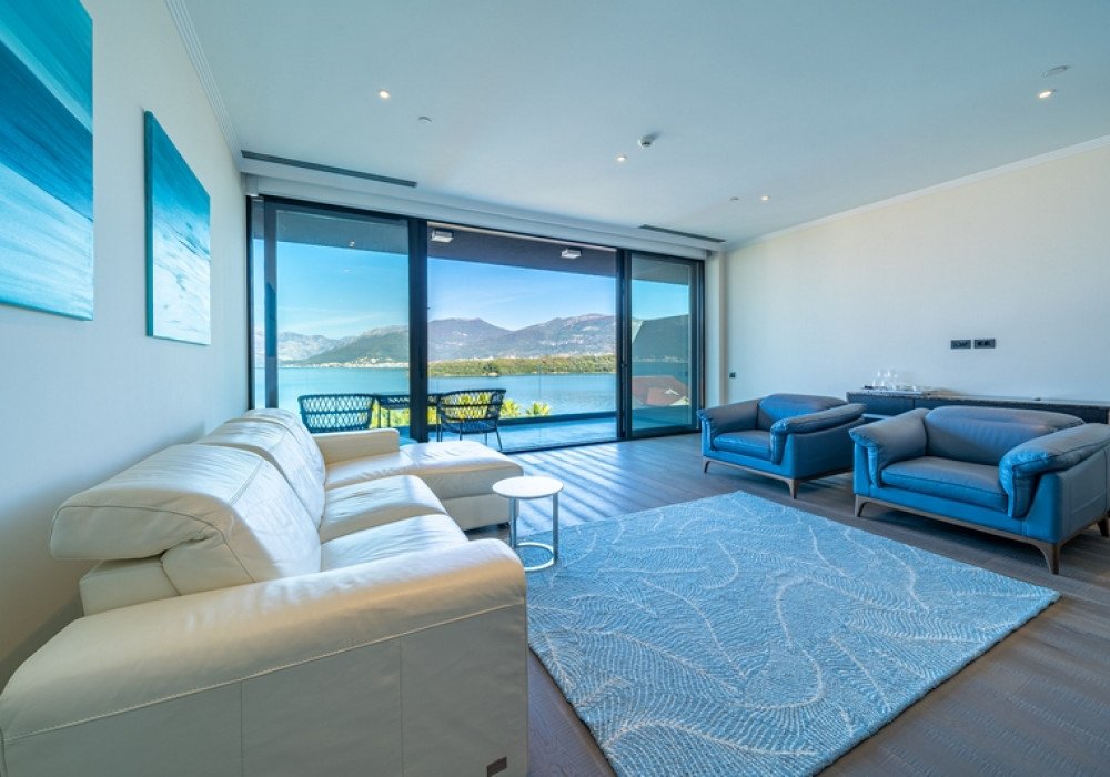 Our specific recommendation:Two bedroom apartmentDistance to the sea - 35m.The area of each apartment is 193 sq.m.Bedrooms 2Bathrooms with toilets ...