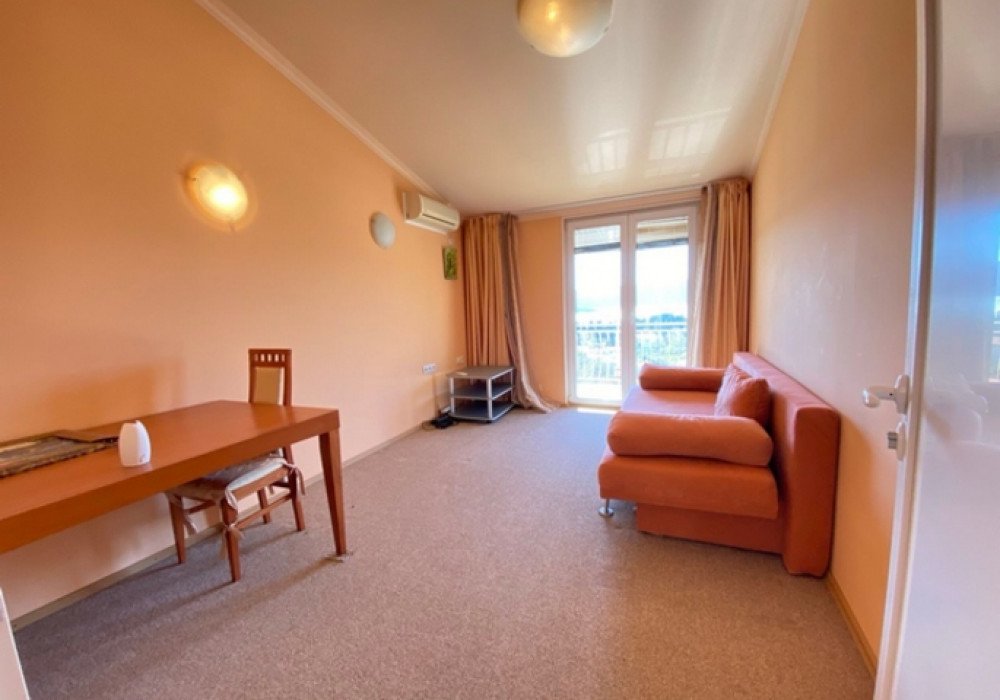 Tivat, the area of the Zhupa City Park. Three-bedroom houseThe distance to the sea is 600m.Sea viewThe area is 180 sq.m. The plot area is 363 sq.m....