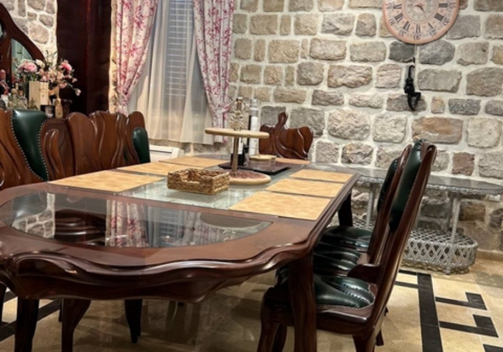Boka Kotor Bay, Kamenari district. Old renovated villa with private jettyThe villa has several buildingsThe area of all buildings is 400 sq.m.The d...