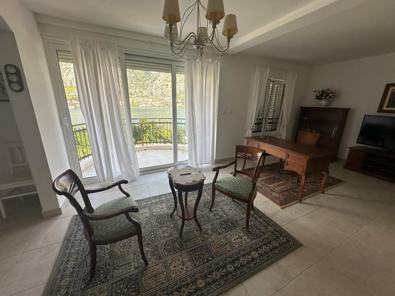 ‍‍LOCATIONThis house is located in Kotor Municipality, 2km away from the city center. The sea and the beach are 100m away from the house. Tivat air...