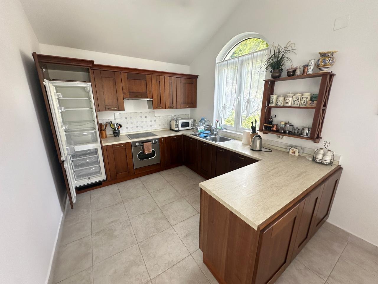 ‍‍LOCATIONThis house is located in Kotor Municipality, 2km away from the city center. The sea and the beach are 100m away from the house. Tivat air...