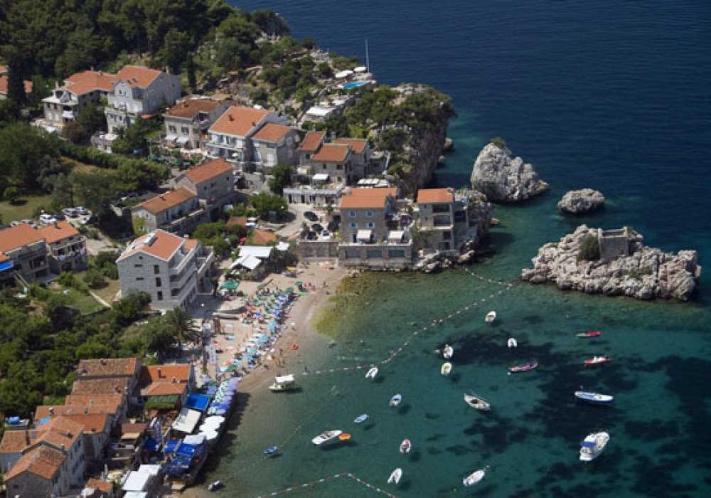 Budva Riviera, Przno district. New two-bedroom apartment - first hand, from the developer

The Buyer is exempt from paying the state real estate turno