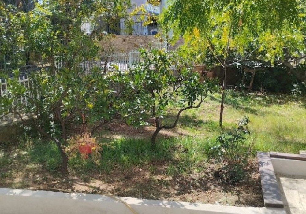 DescriptionBar, Dubrava district. A house with three separate apartmentsThe distance to the sea is 350m.View of the surrounding areaThe area is 164...