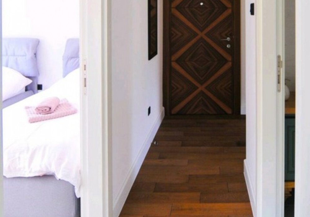 Tivat, Donja Lastva district. Two-bedroom apartment in a luxury apartment buildingThe distance to the sea is 100m.Third floorThe house is equipped ...