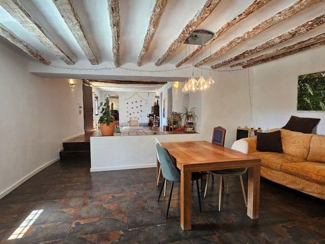 Ein neues Leben erwartet Sie im Herzen von Almería, Raum, Sonne und Möglichkeiten in Vélez-Blanco

Stellen Sie sich vor, Sie wachen auf zum Rauschen d