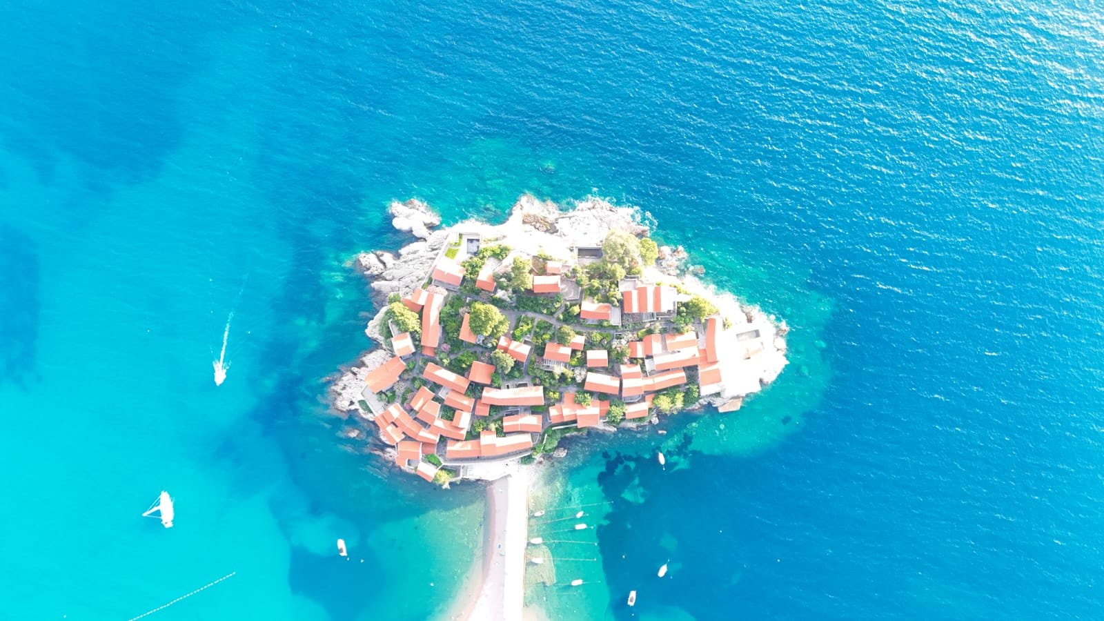 ‍LOCATIONThe villa is located in Sveti Stefan, within the municipality of Budva, approximately 11 km from the city center. The nearest beaches and ...