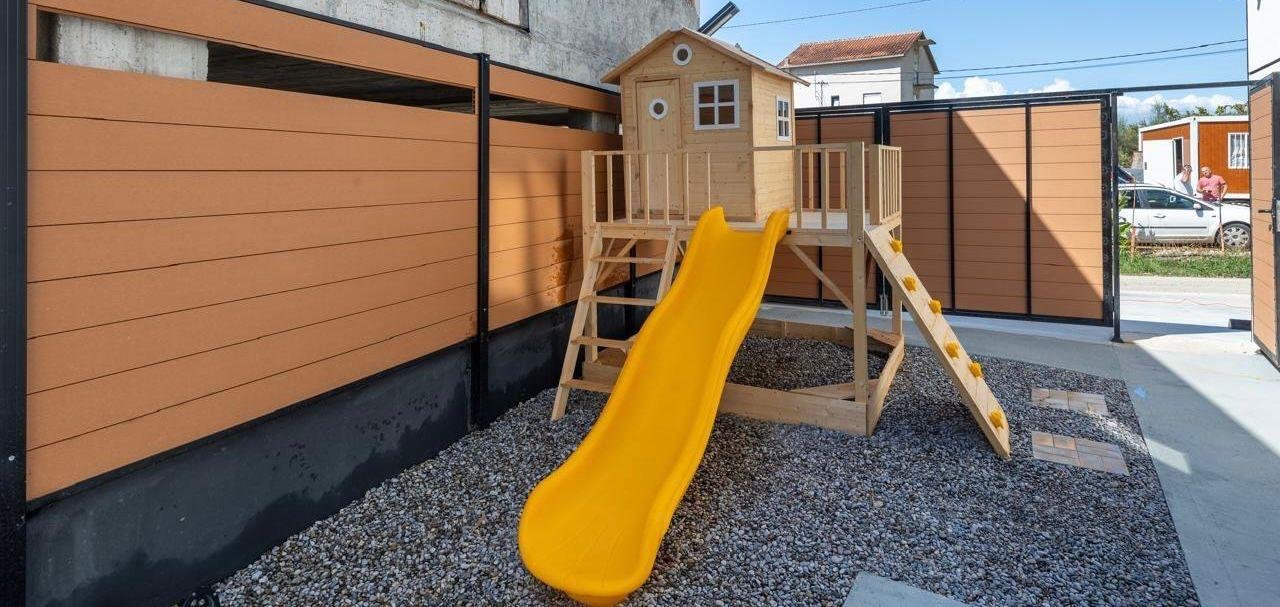 ‍‍LOCATIONThis apartment is located in Kotor Municipality, 16km away from Kotor Center and 6km from Budva Center. The sea and the beach are 9km awa...