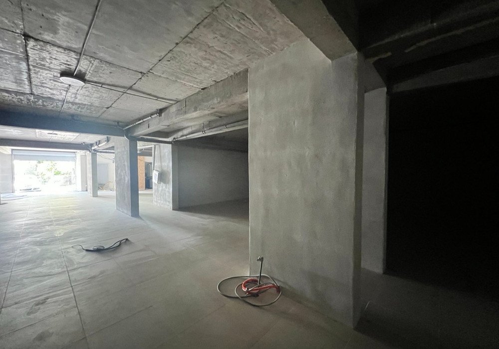 Sale of commercial premises for a bank, restaurant or store in the city of Petrovac in Montenegro