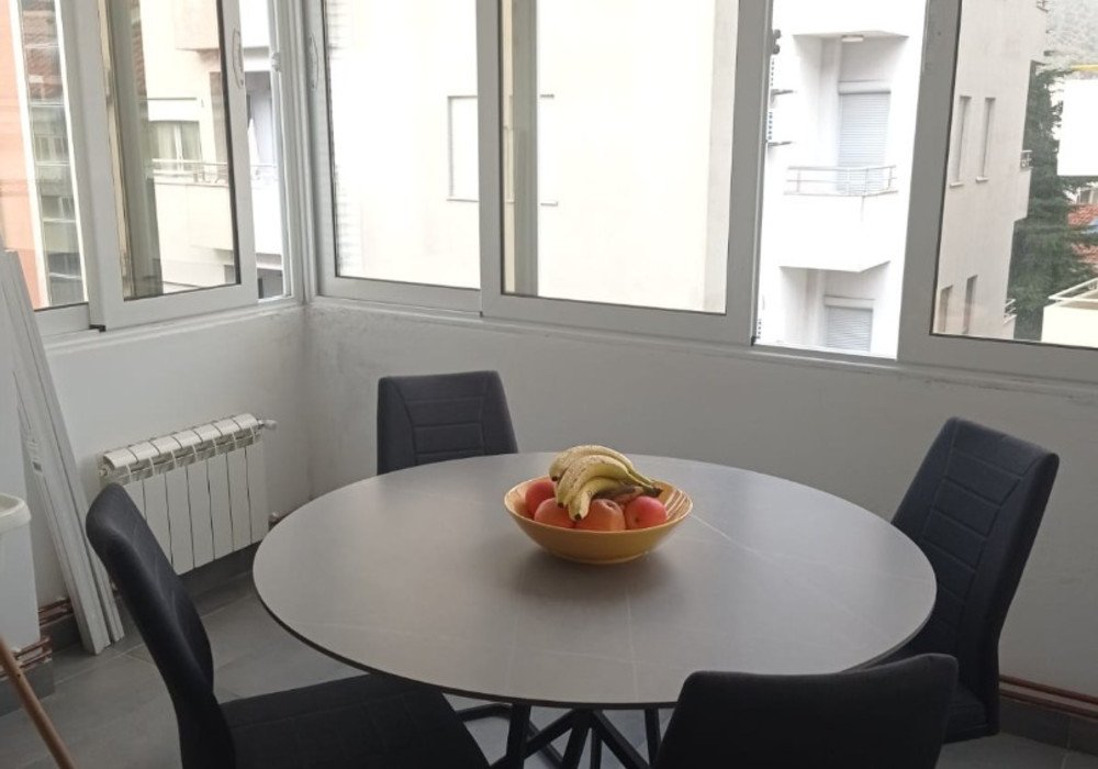 Budva, Adok district. One-bedroom apartmentDistance to the sea 550 mThe area is 51 sq.m.View of the cityThird floorThe house is not equipped with a... 