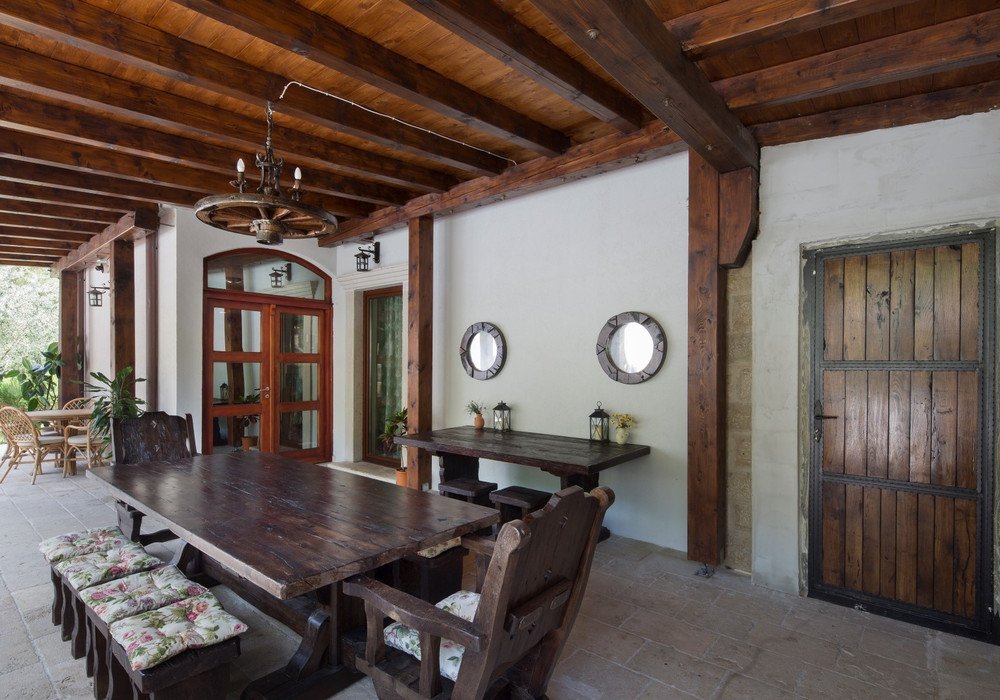 The villa in the village of Prcanj is a four-storey estate with 4 bedrooms, a large garden, a swimming pool, a sauna, a gym on the 1st line of the ...