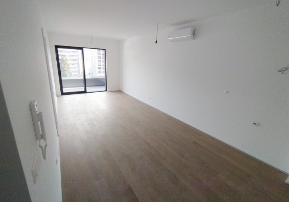 Budva. Centre. Apartments in a new elite eight-story building.Distance to the sea 200m.Apartments with area from 29 to 161 square meters, cost per ...