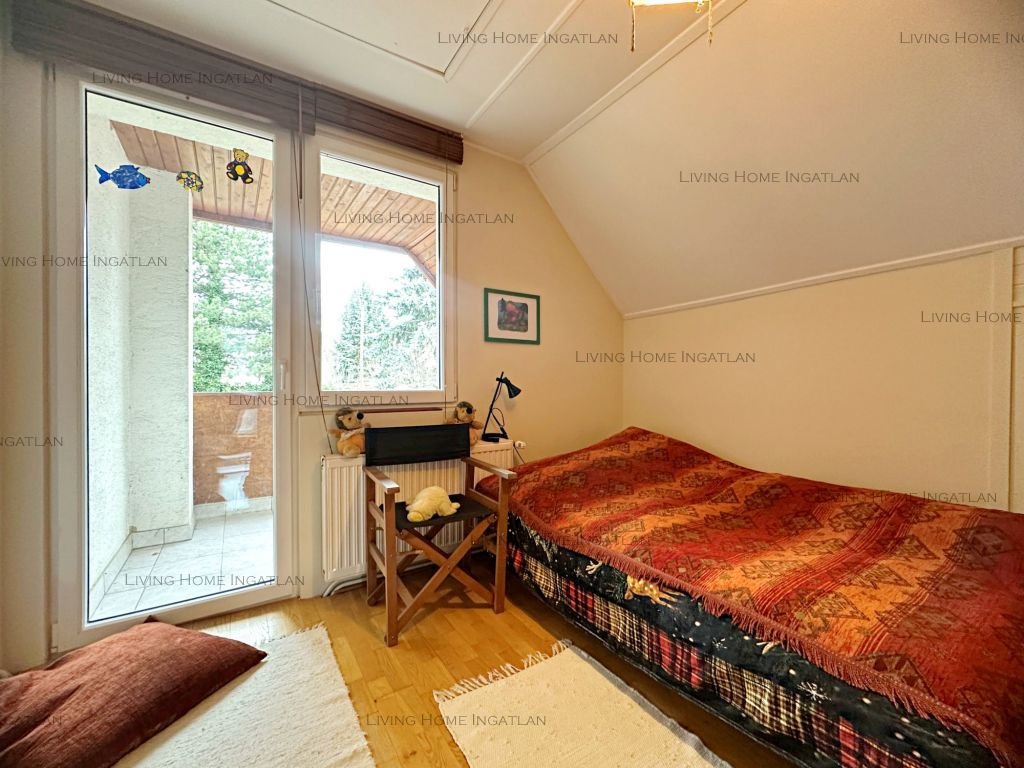 <p><strong>Természet közeli, különleges hangulatú otthon eladó Pilisborosjenőn!</strong></p>

<p>Nagykevélyre és az Ezüsthegyre panorámás, új építésű,