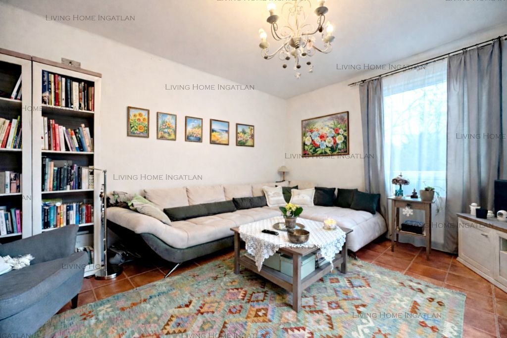 <p><strong>Természet közeli, különleges hangulatú otthon eladó Pilisborosjenőn!</strong></p>

<p>Nagykevélyre és az Ezüsthegyre panorámás, új építésű,