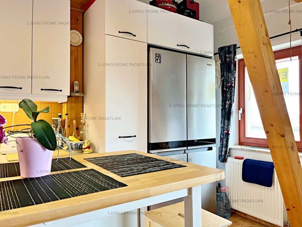 <p>Esztergomban 119 nm-es, belső kétszintes, panorámás lakás eladó.</p><p>Építés éve: 2005.</p><p>Az ingatlan kialakítása rendkívül praktikus és ig...