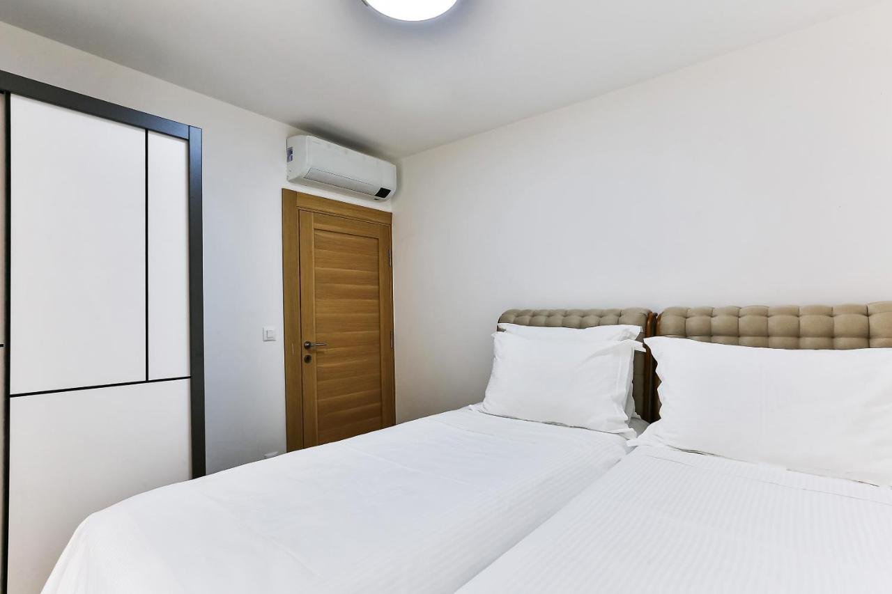 ‍‍This two bedroom apartment is located in Przno, municipality of Budva. It is on the 2nd floor. The sea and the beach are 150m away from the apart...