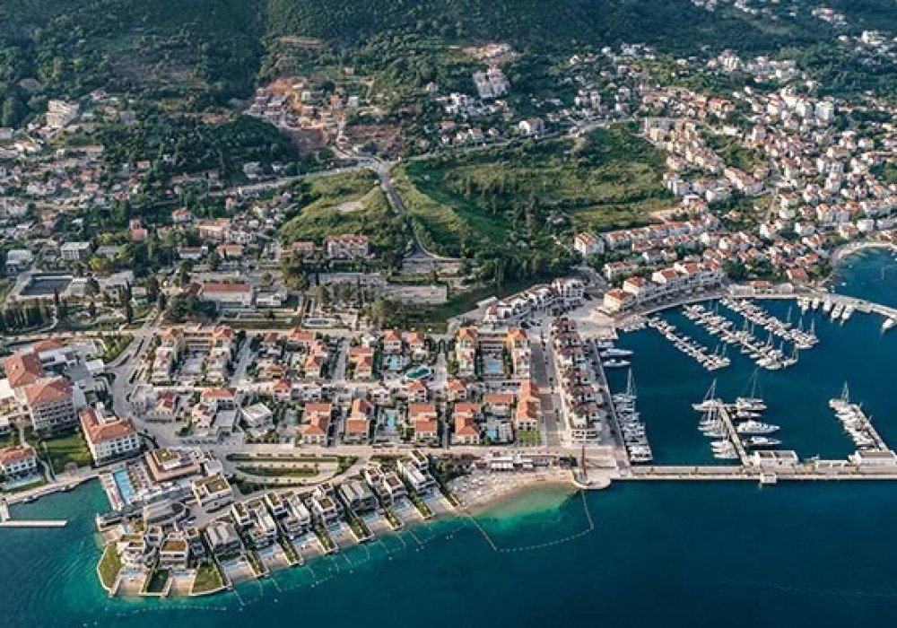 Herceg Novi, Kumbor district. A new residential complex of six houses

The buyer is exempt from paying the state tax on the turnover of real estate –  