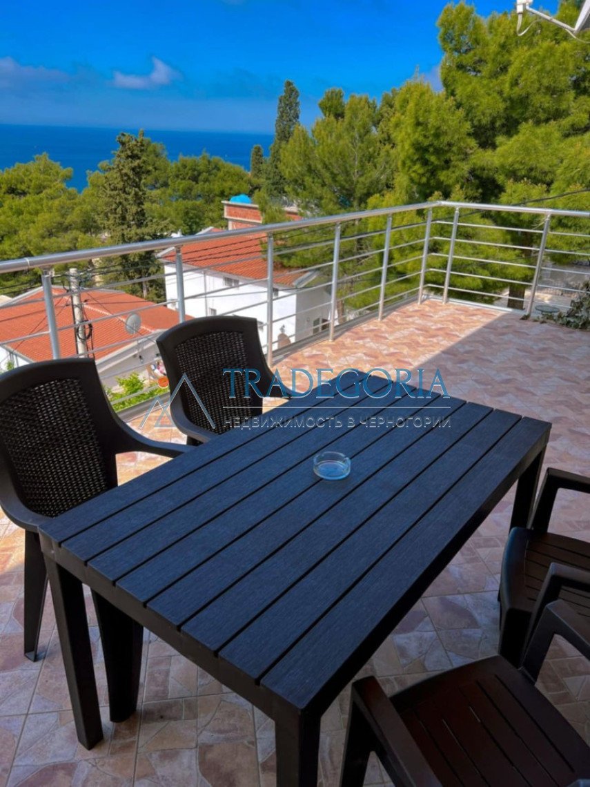 <h2>description</h2><p>In the seaside town of Bar, a house with a view, consisting of two independent apartments, is for sale. Each floor features a s