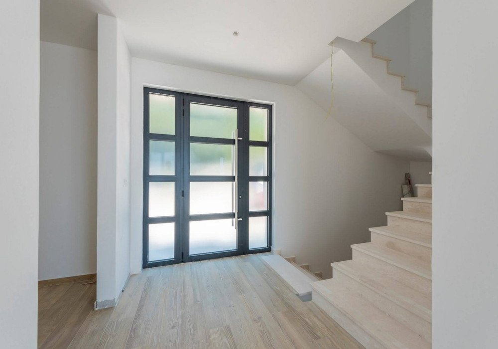 Budva Riviera, Skochi Devoika district. New three-storey villa with poolDistance to the sea 200m.sea viewArea 217 sq.m.Plot area 451 sq.m.Outdoor p...